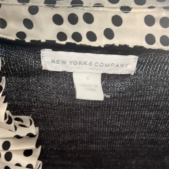 New York & Company Sweater Size Small - Picture 3 of 4